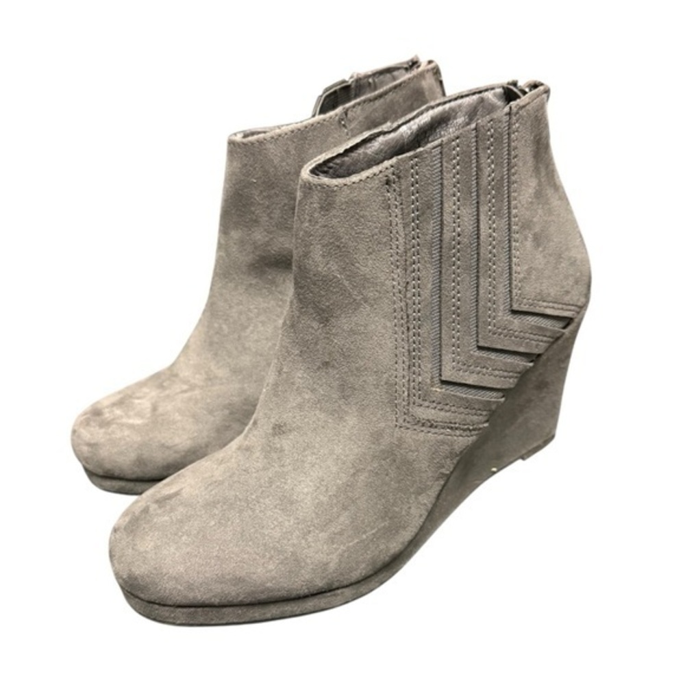 Sugar Juliette Gray Faux Suede Wedge Ankle Booties 6M